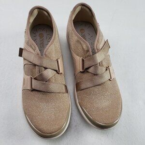 Bzees Offbeat Slip On Sneaker Womens 8.5 Beige Knit Mesh Comfort Casual Shoe